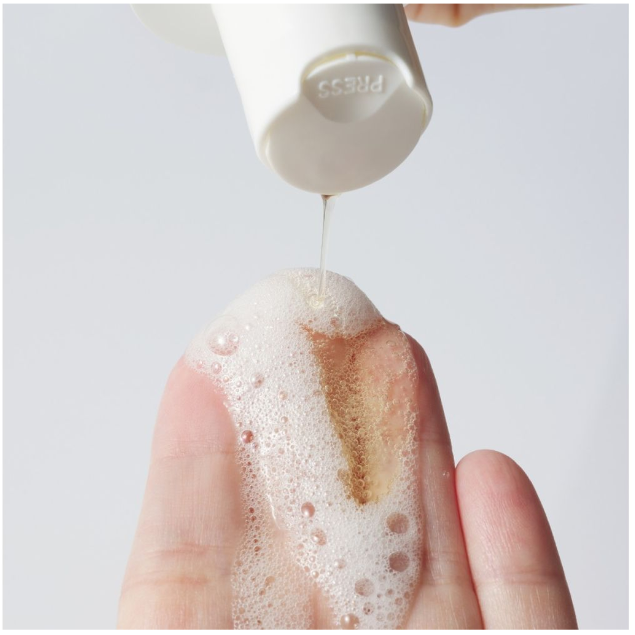 C-Esta Cleansing Gel  image 6