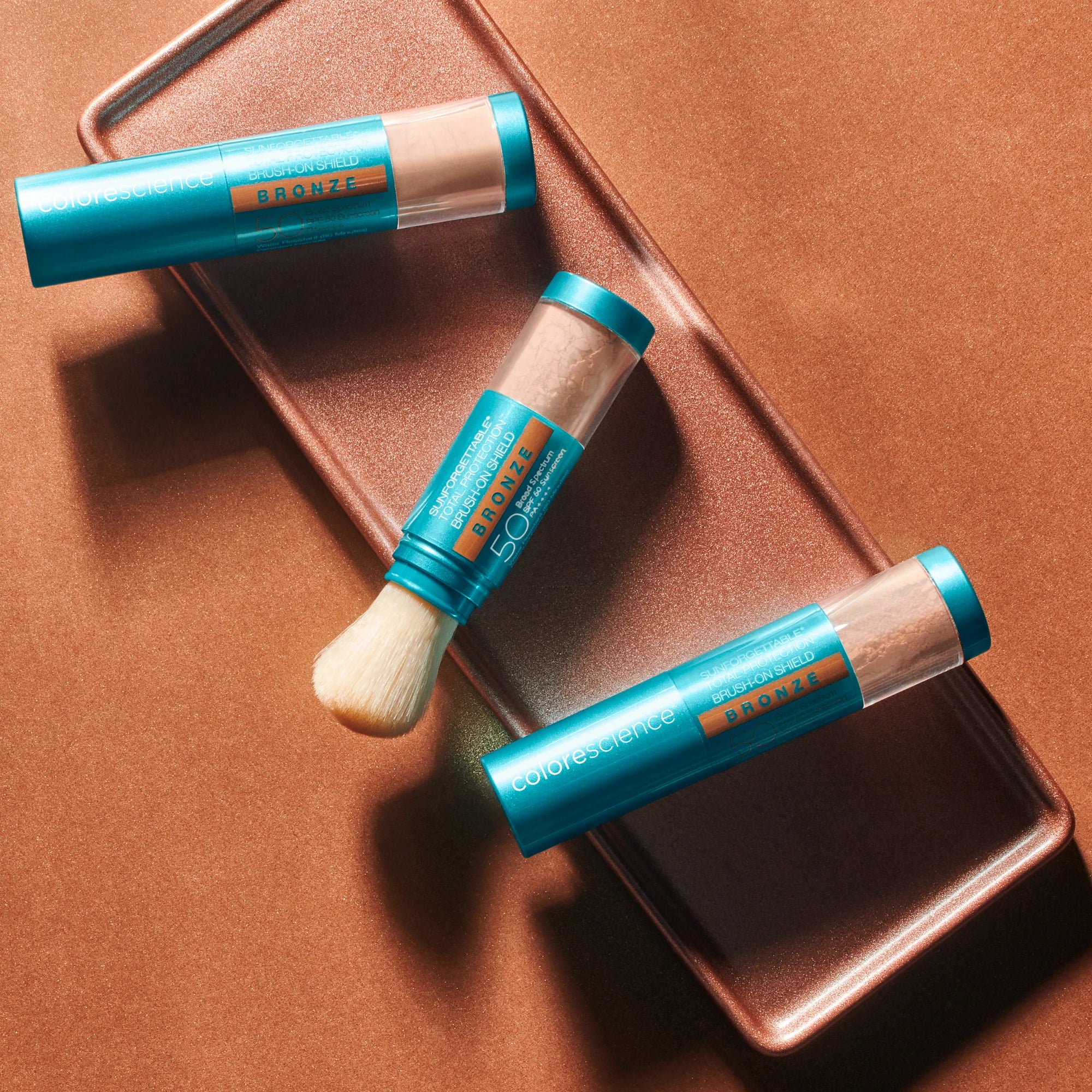 Sunforgettable® Total Protection® Brush-On Shield Bronze SPF 50 Lifestyle
