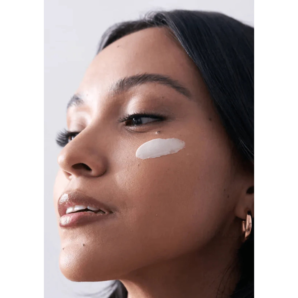 Daily Soothing Cleanser Model Image