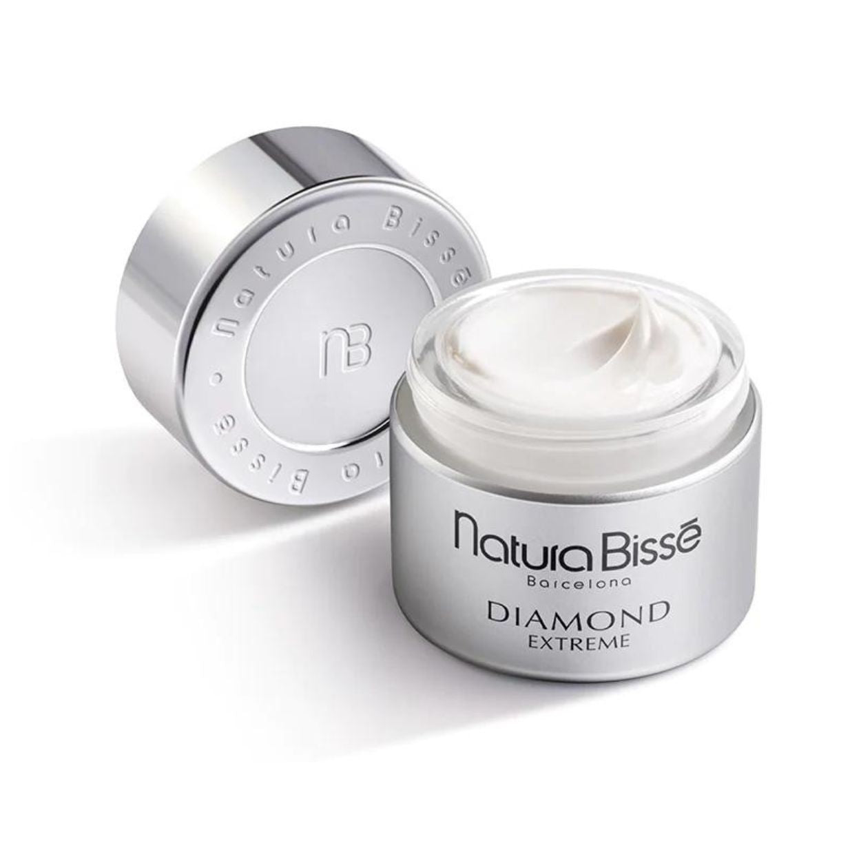 Diamond Extreme Cream Rich Texture Lifestyle Image