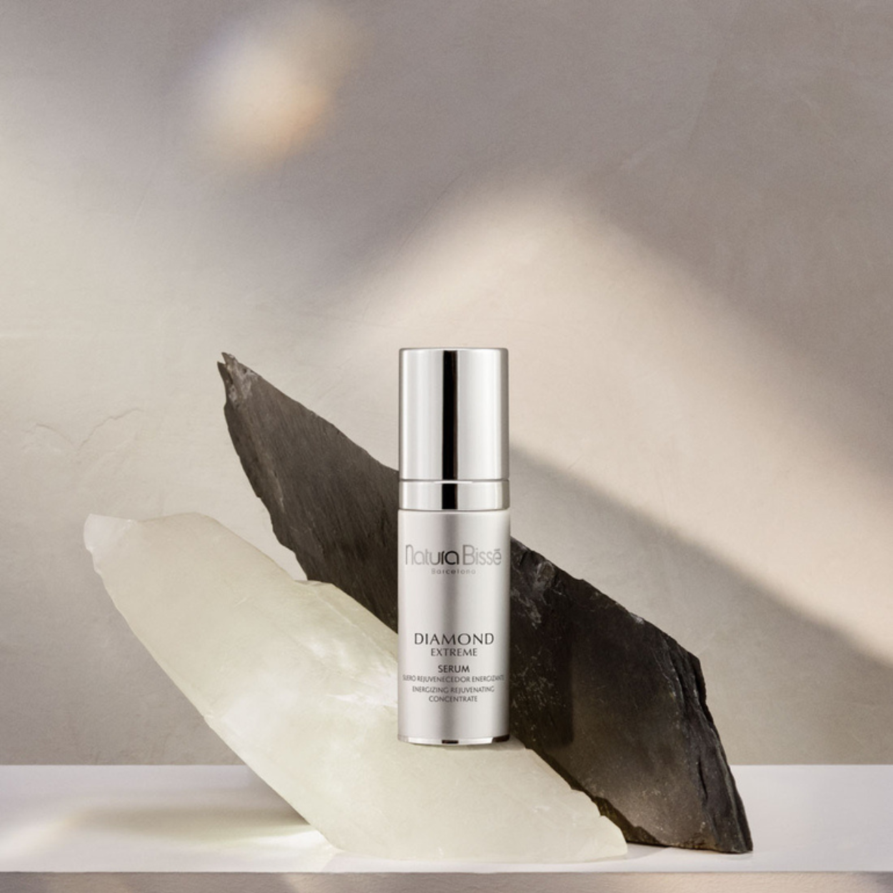 Diamond Extreme Serum Lifestyle Image