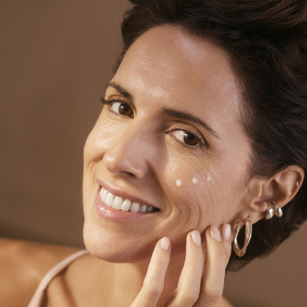Diamond Extreme Serum Model Image