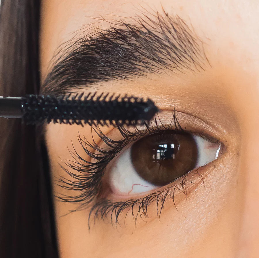 Dr. Lara Devgan Extreme Lengthening Mascara Model