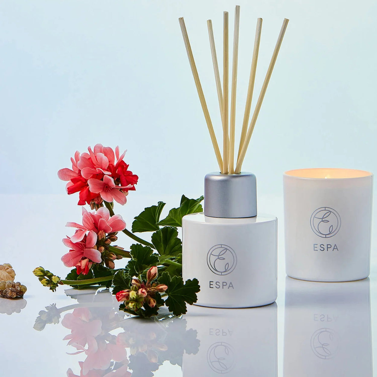 ESPA Soothing Candle Image 3