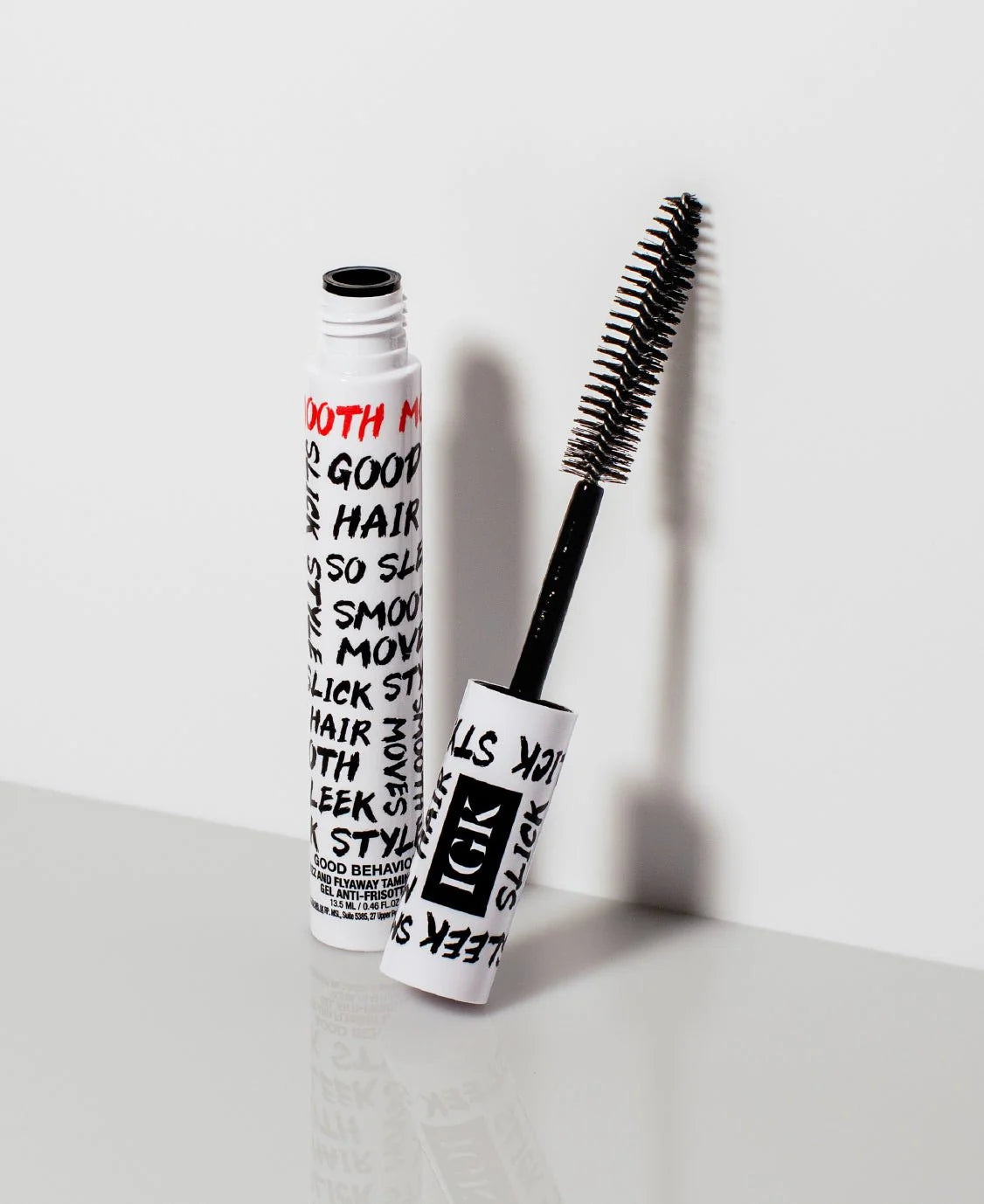 Good Behavior Frizz and Flyaway Lightweight Gel Hair Taming Wand lifestyle Image 4