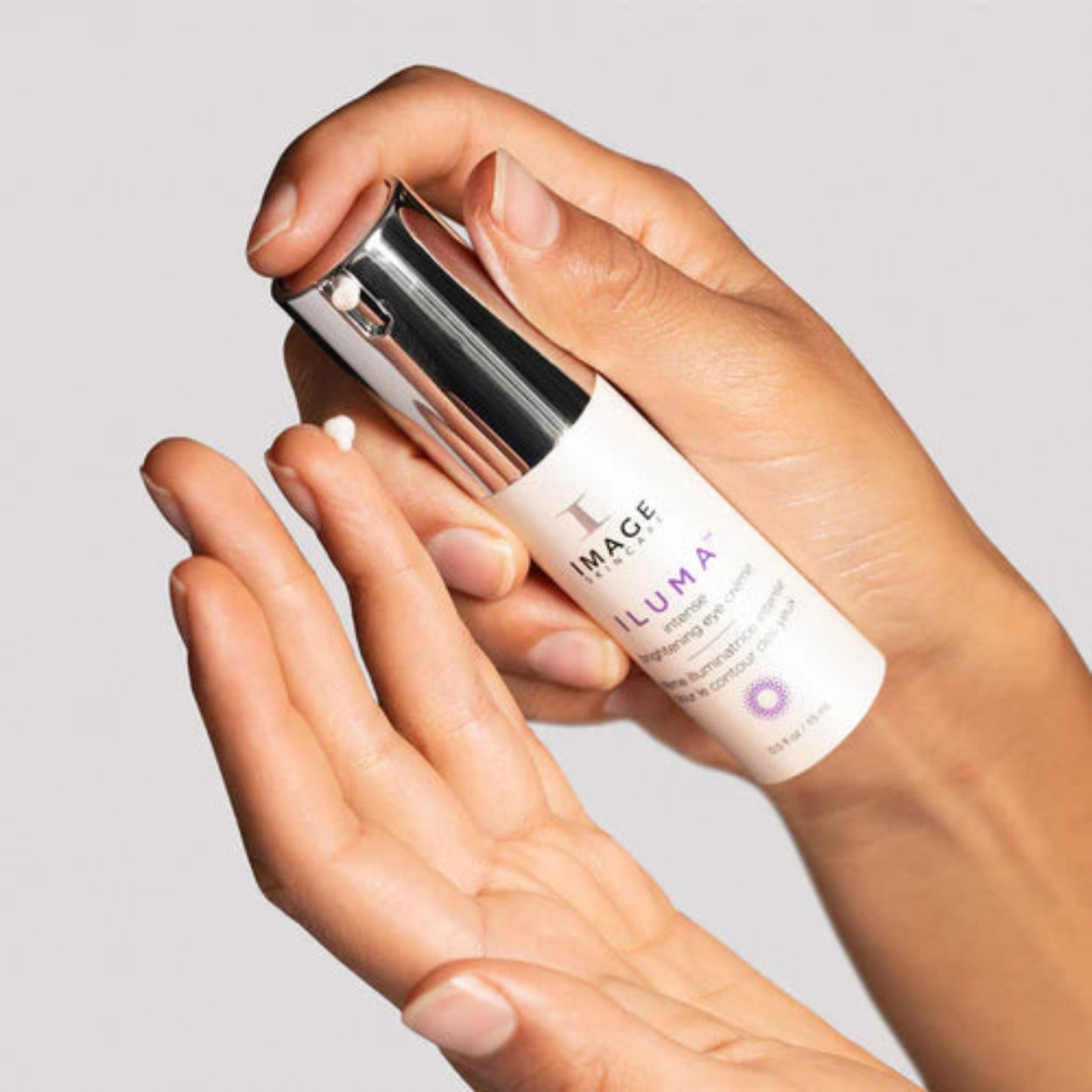 ILUMA Intense Brightening Eye Creme Lifestyle Image