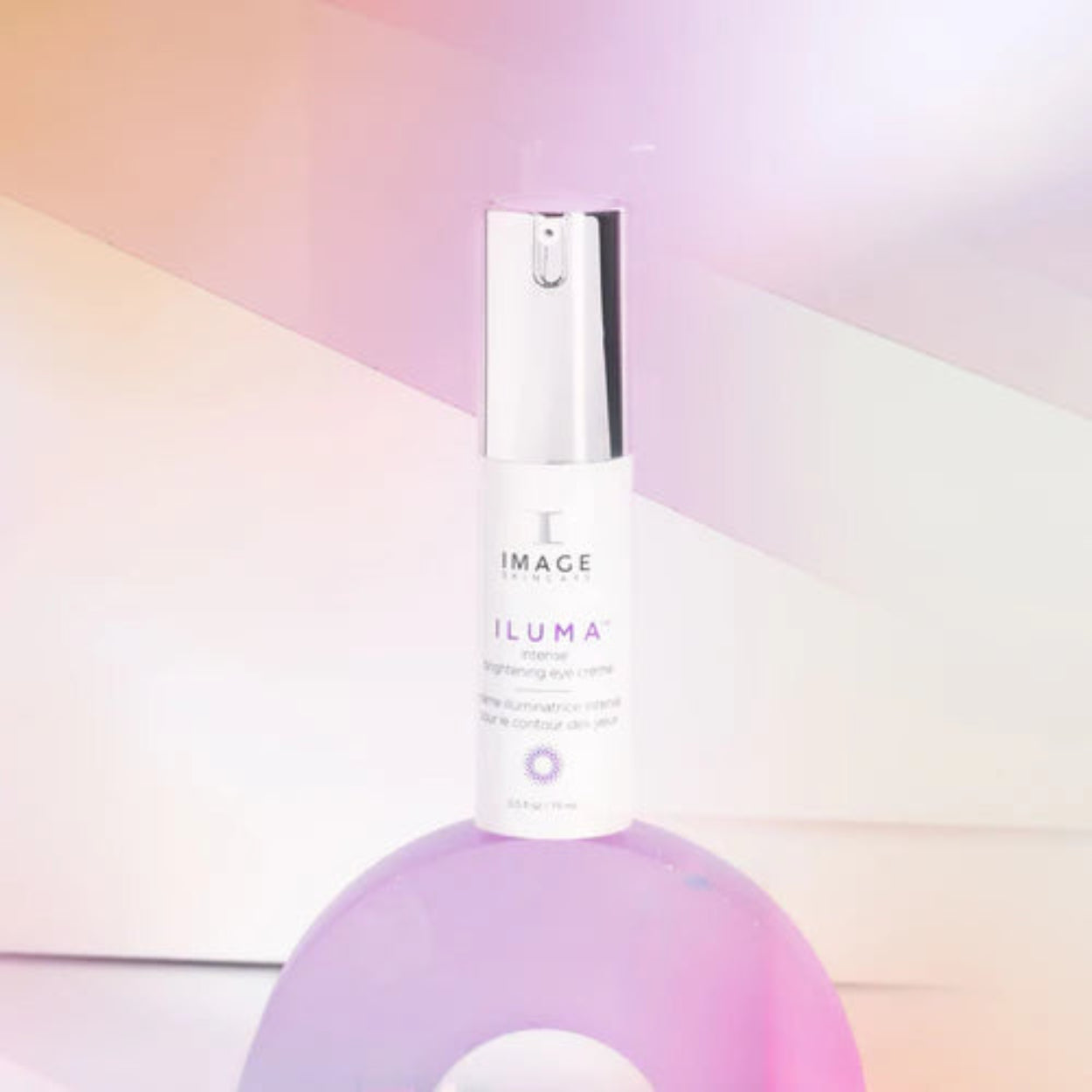 ILUMA Intense Brightening Eye Creme Lifestyle Image 2