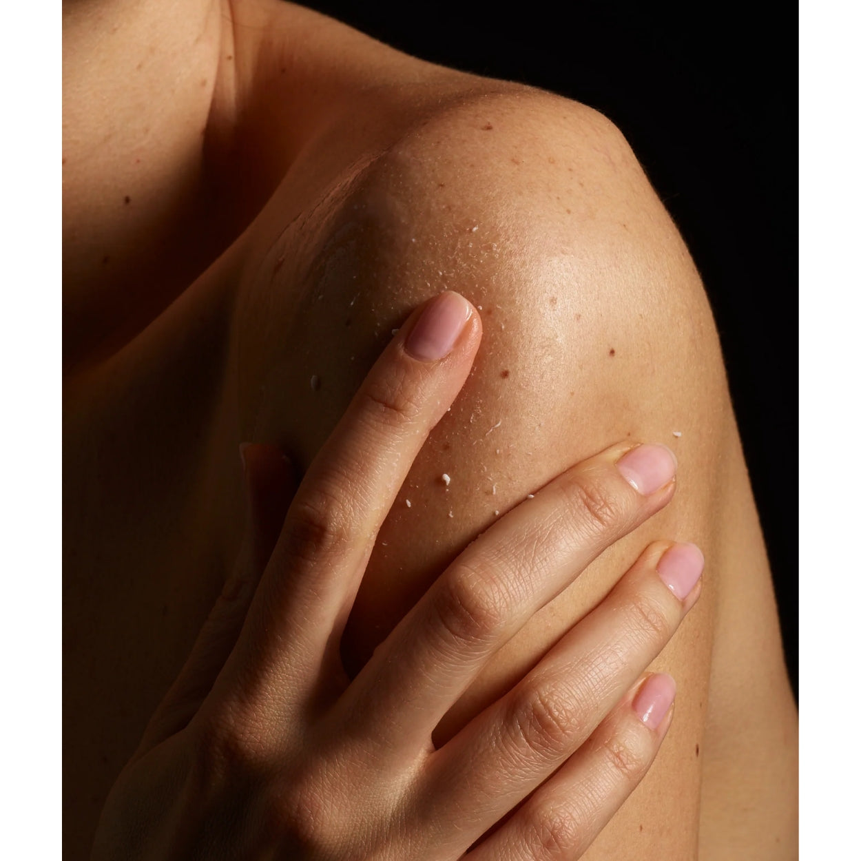 Instant Peel Fragrance Free Lifestyle Image