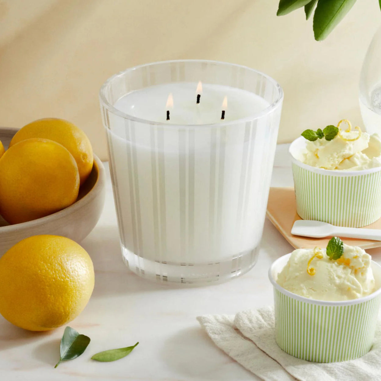 NestNewYorkAmalfiLemon_Mint-3WickCandle_1