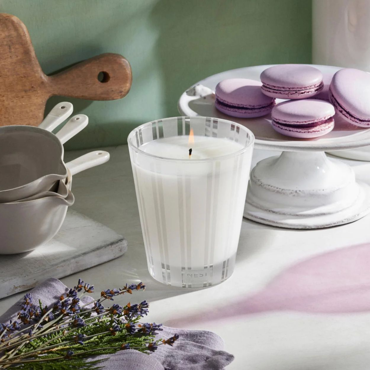 NestNewYorkCedarLeaf_Lavender-ClassicCandle_1