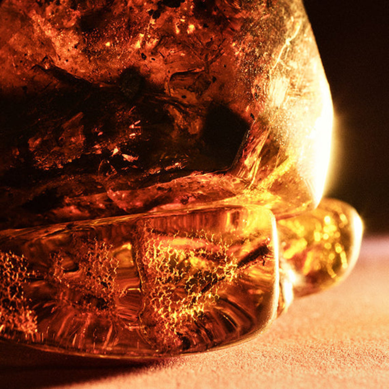 NestNewYorkMoroccanAmber-ClassicCandle_4