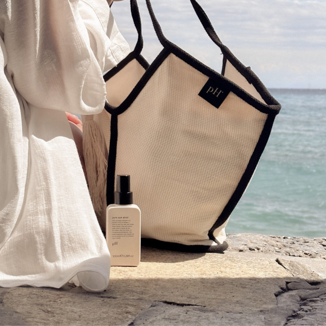 Pure Sun Kit Ponza Hero Lifestyle Image 2