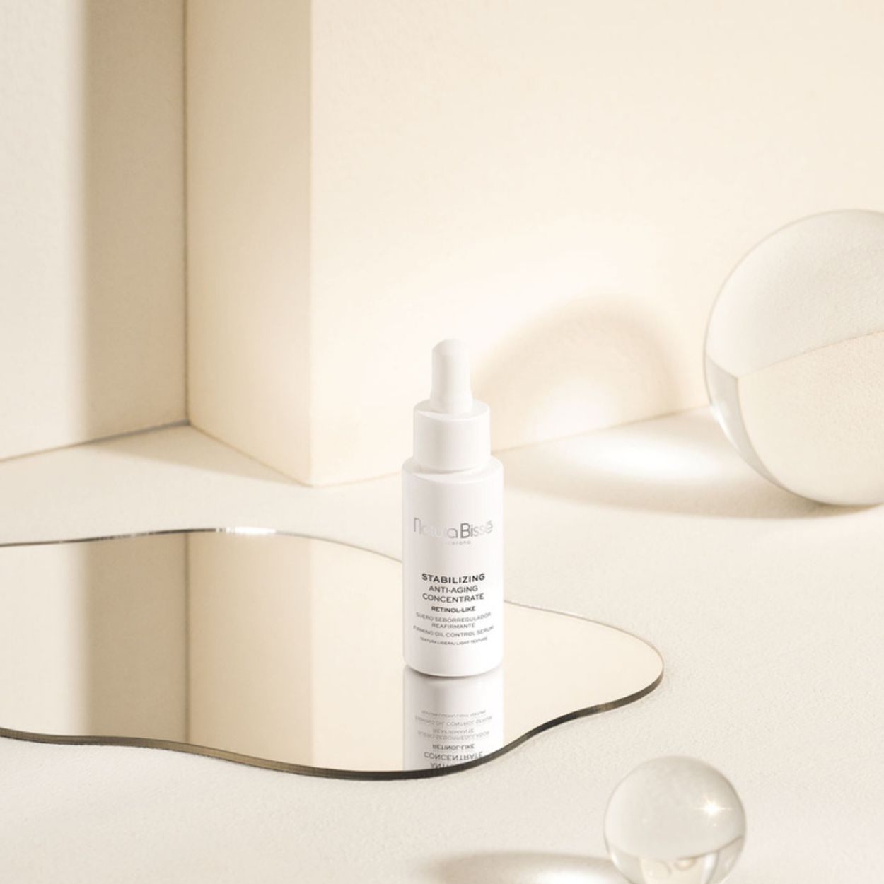 Stabilizing Anti Aging Concentrate Lifestyle Image