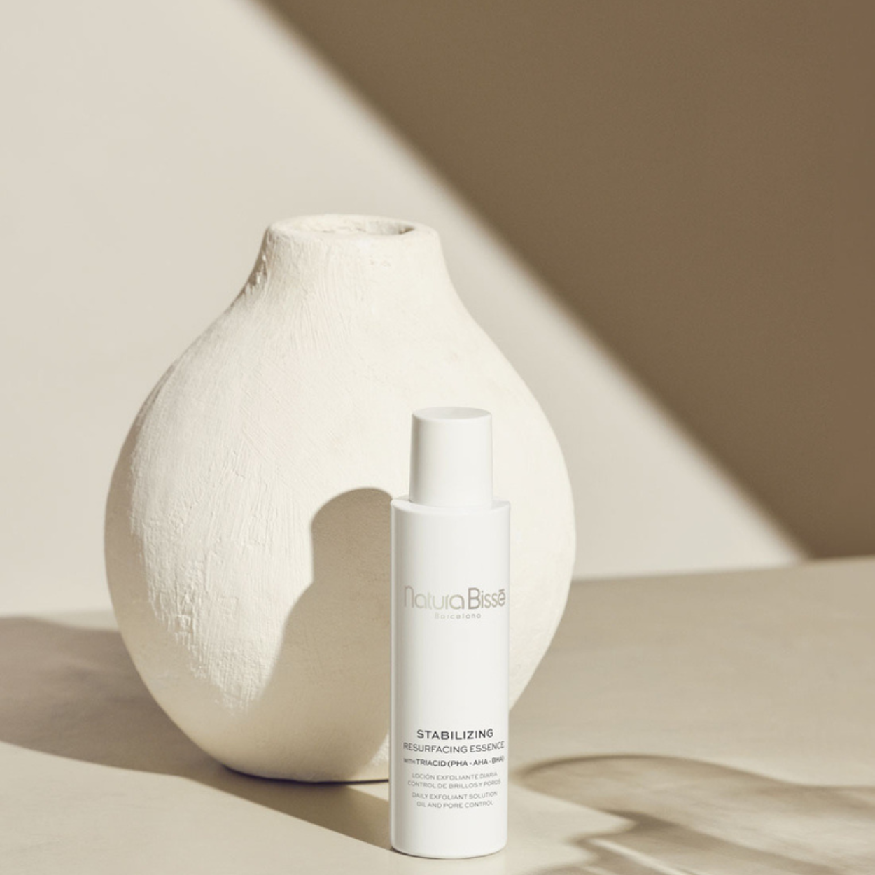 Stabilizing Resurfacing Essence Lifestyle Image