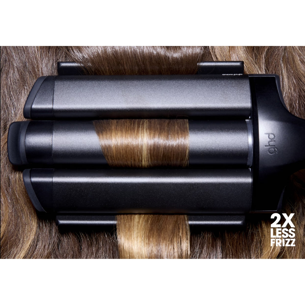 Wave Triple Barrel Hair Waver Lifestyle Image