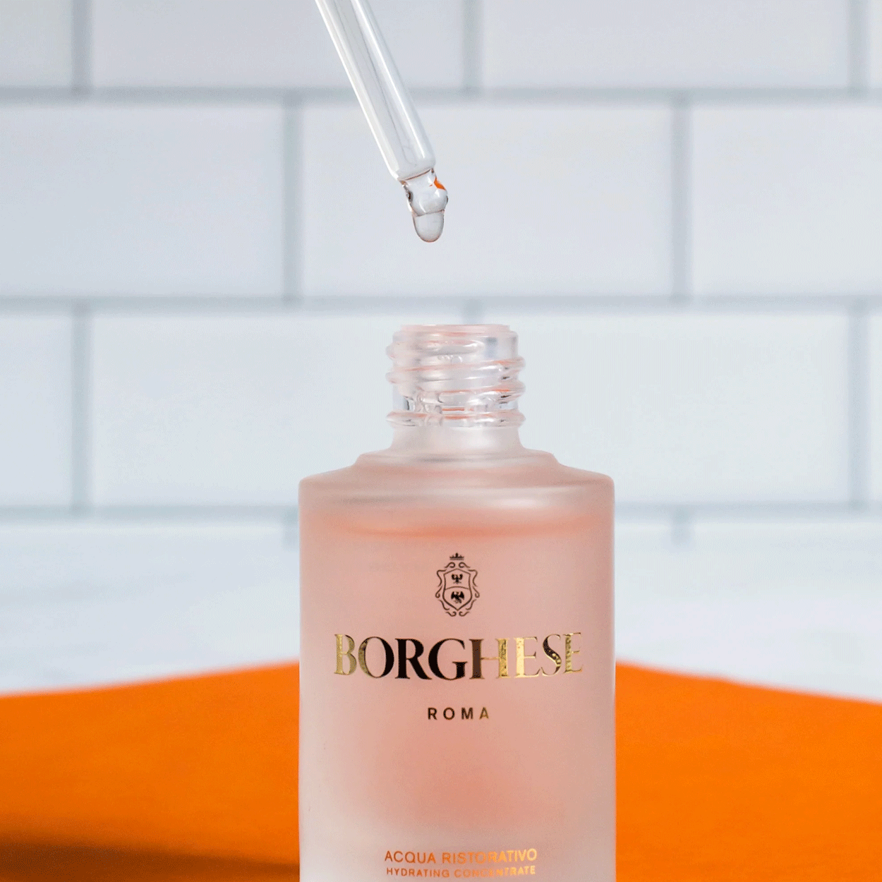 Borghese Acqua Ristoratio Hydrating Concentrate Lifestyle