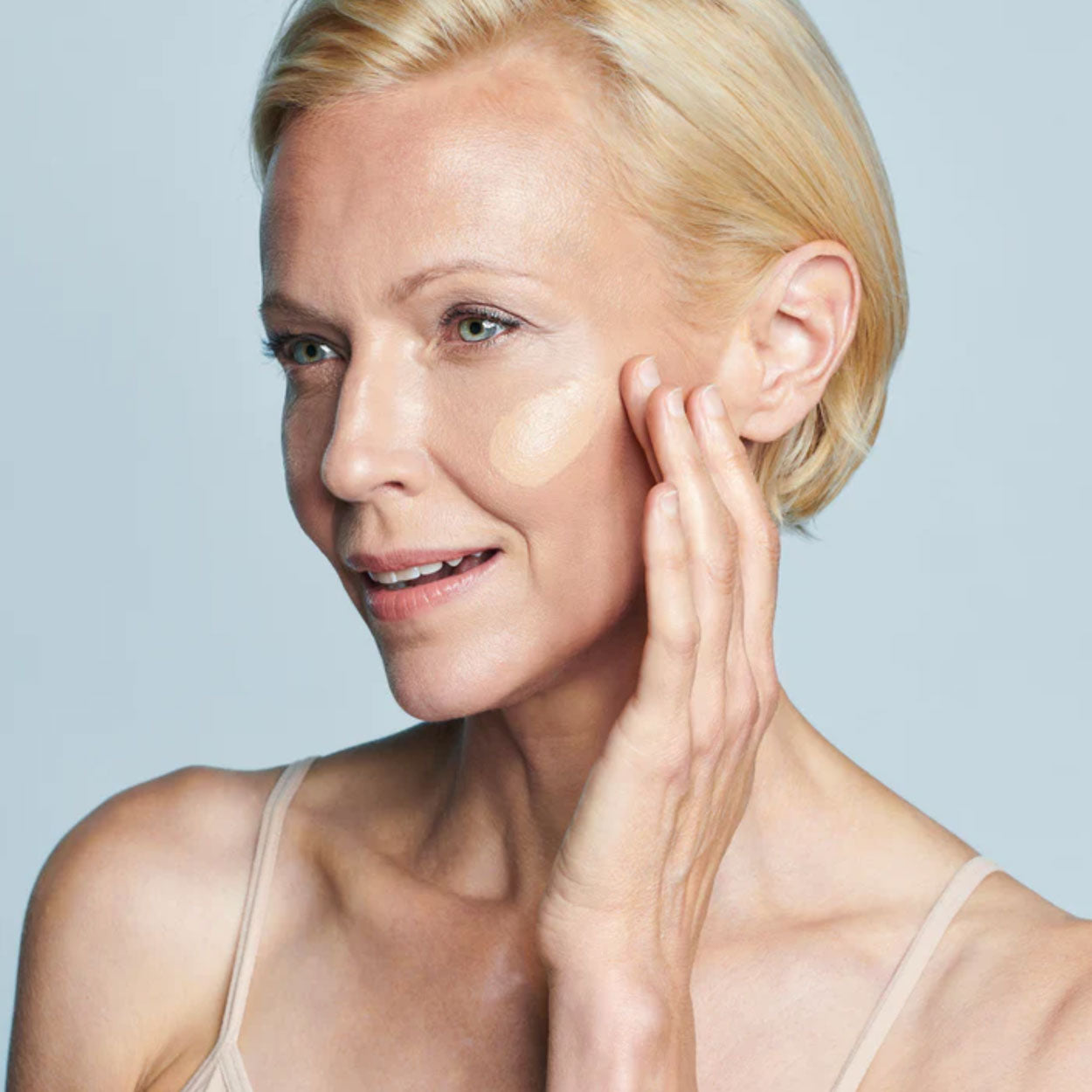 Colorescience Even Up Clinical Pigment Perfector SPF 50 Lifestyle