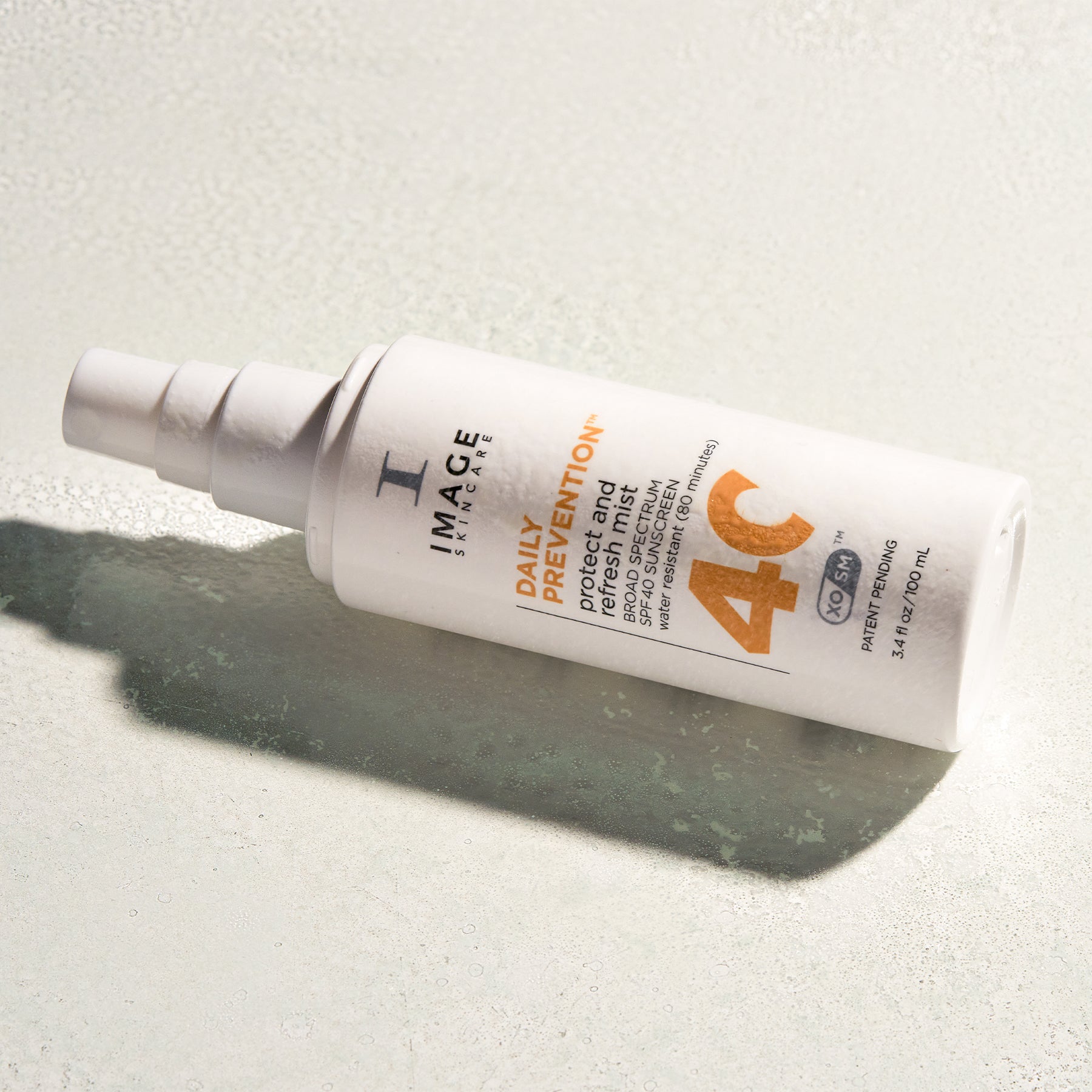 DAILY PREVENTION Protect & Refresh Mist SPF 40