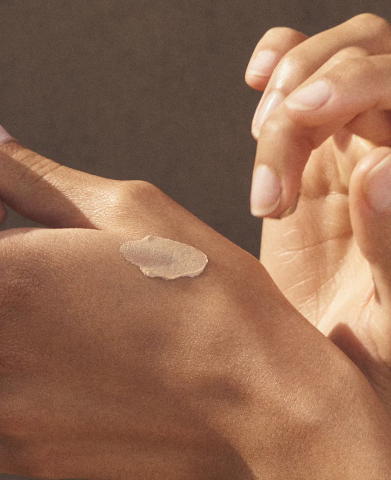 Diamond Cocoon Sheer Cream Lifestyle Image 1