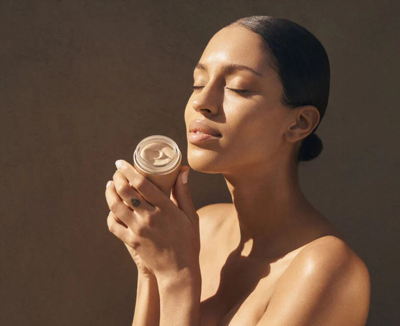 Diamond Cocoon Sheer Cream Lifestyle Image 2