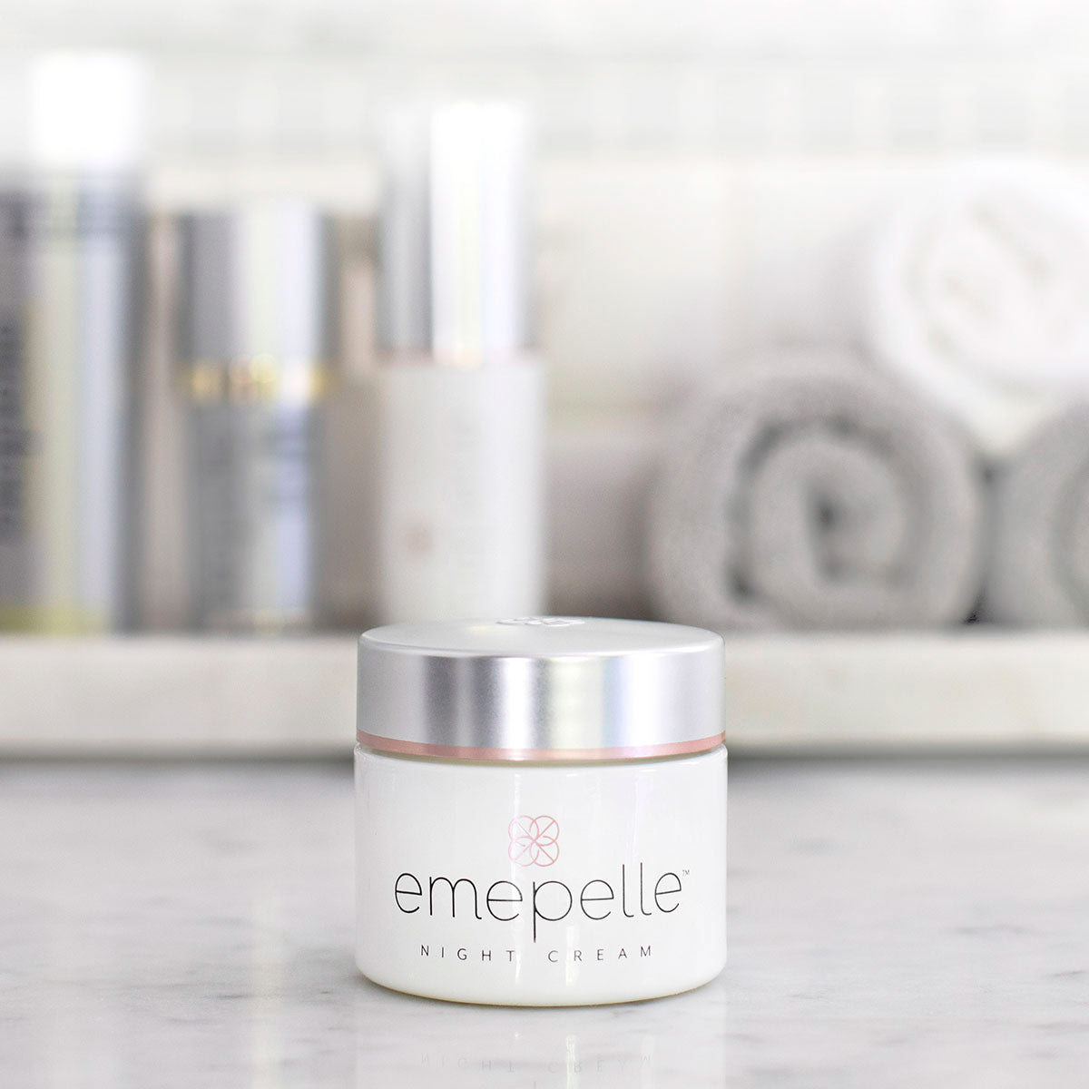 Emepelle Night Cream Lifestyle