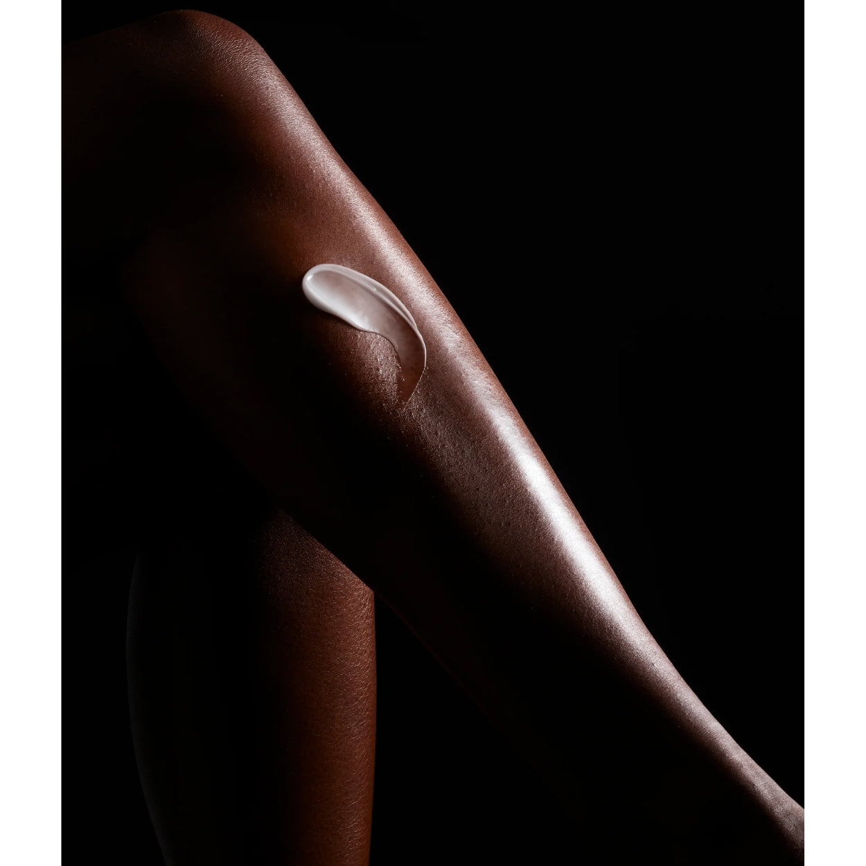 Firming Serum Lifestyle Image 1
