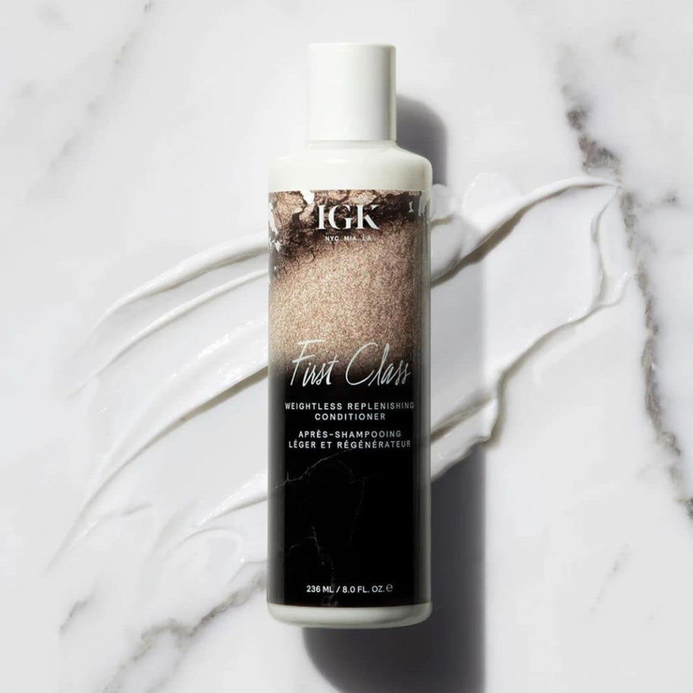 First Class Weightless Replenishing Conditioner Lifestyle Image