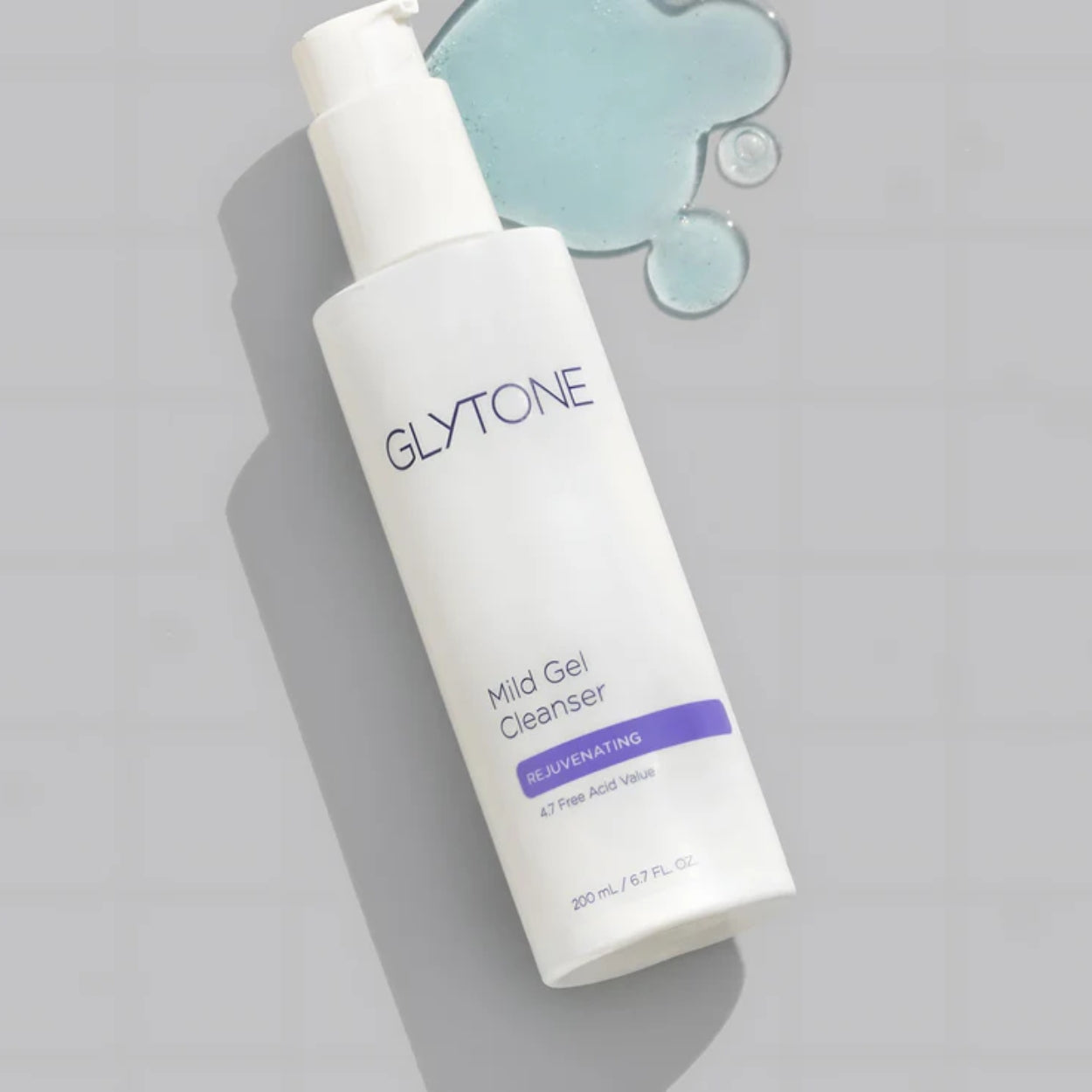 Glytone Mild Gel Cleanser Lifestyle Image