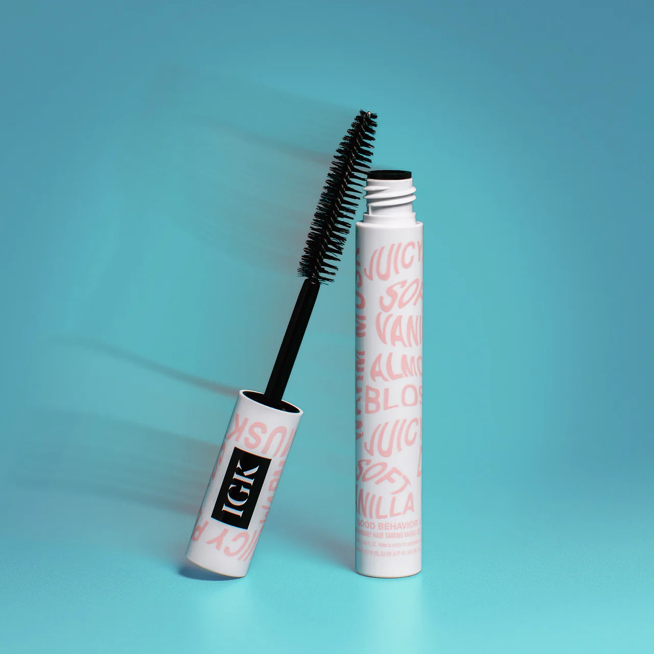Good Behavior Velvet Muse Frizz And Flyaway Hair Taming Wand Lifestyle Image 1