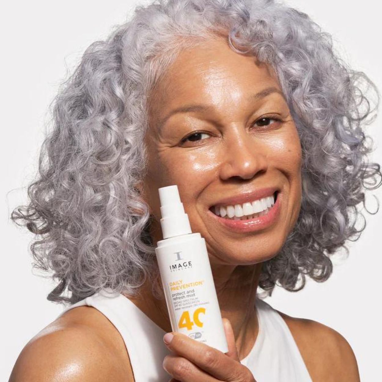 IMAGE Daily Prevention Protect & Refresh Mist SPF 40 Lifestyle