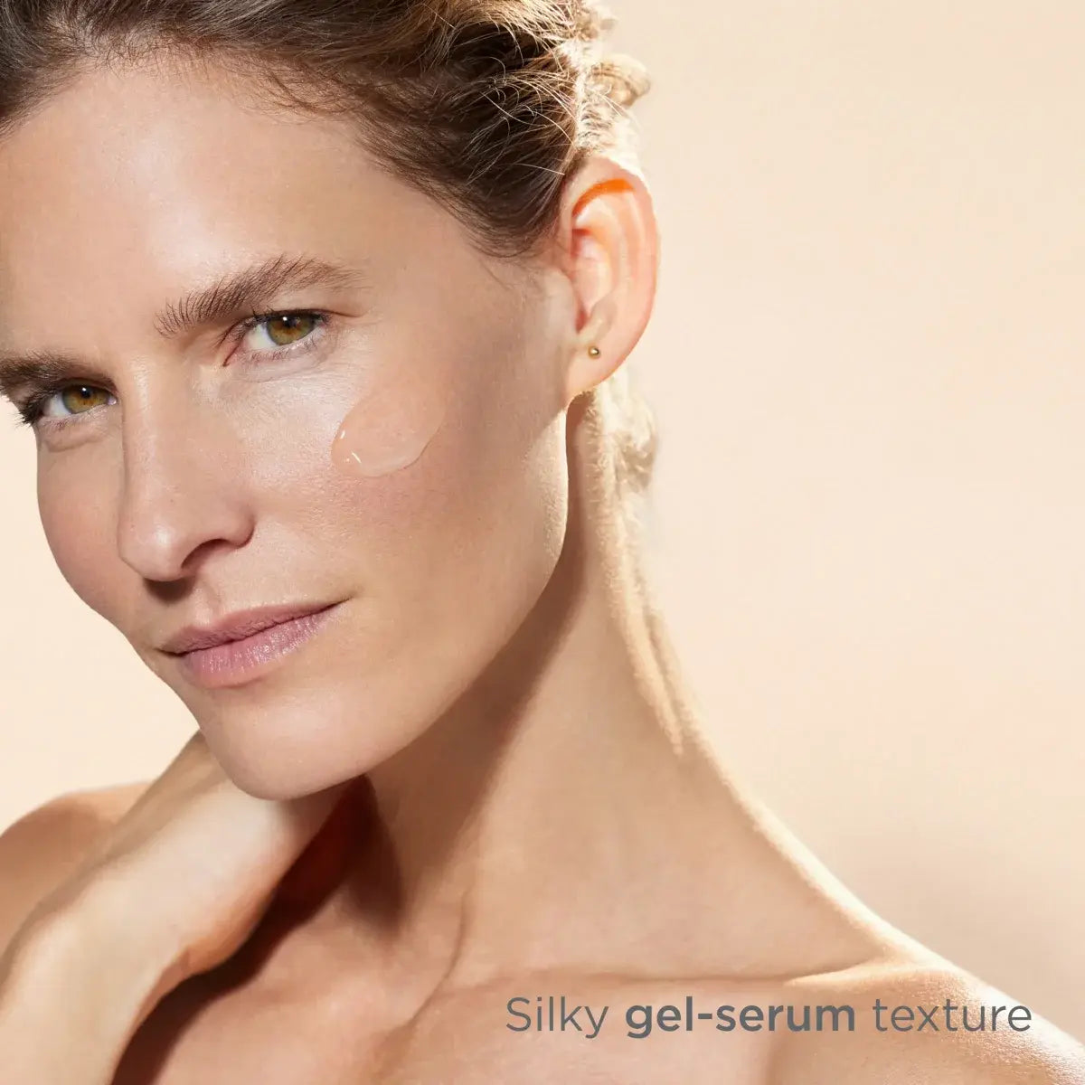 ISDINCEUTICS Melaclear Advanced Model Image 1