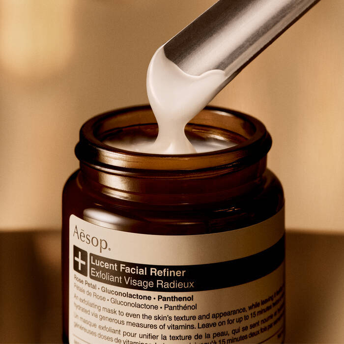 Lucent Facial Refiner Lifestyle Image 2