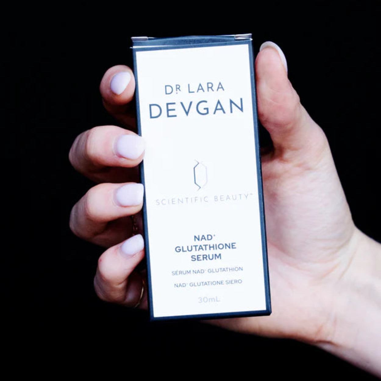 NAD+Glutathione Serum lifestyle Image 1