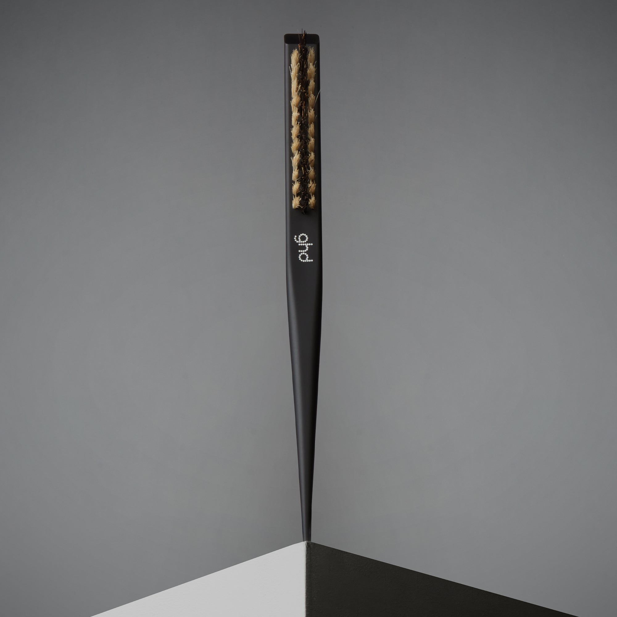 Narrow Dressing Brush