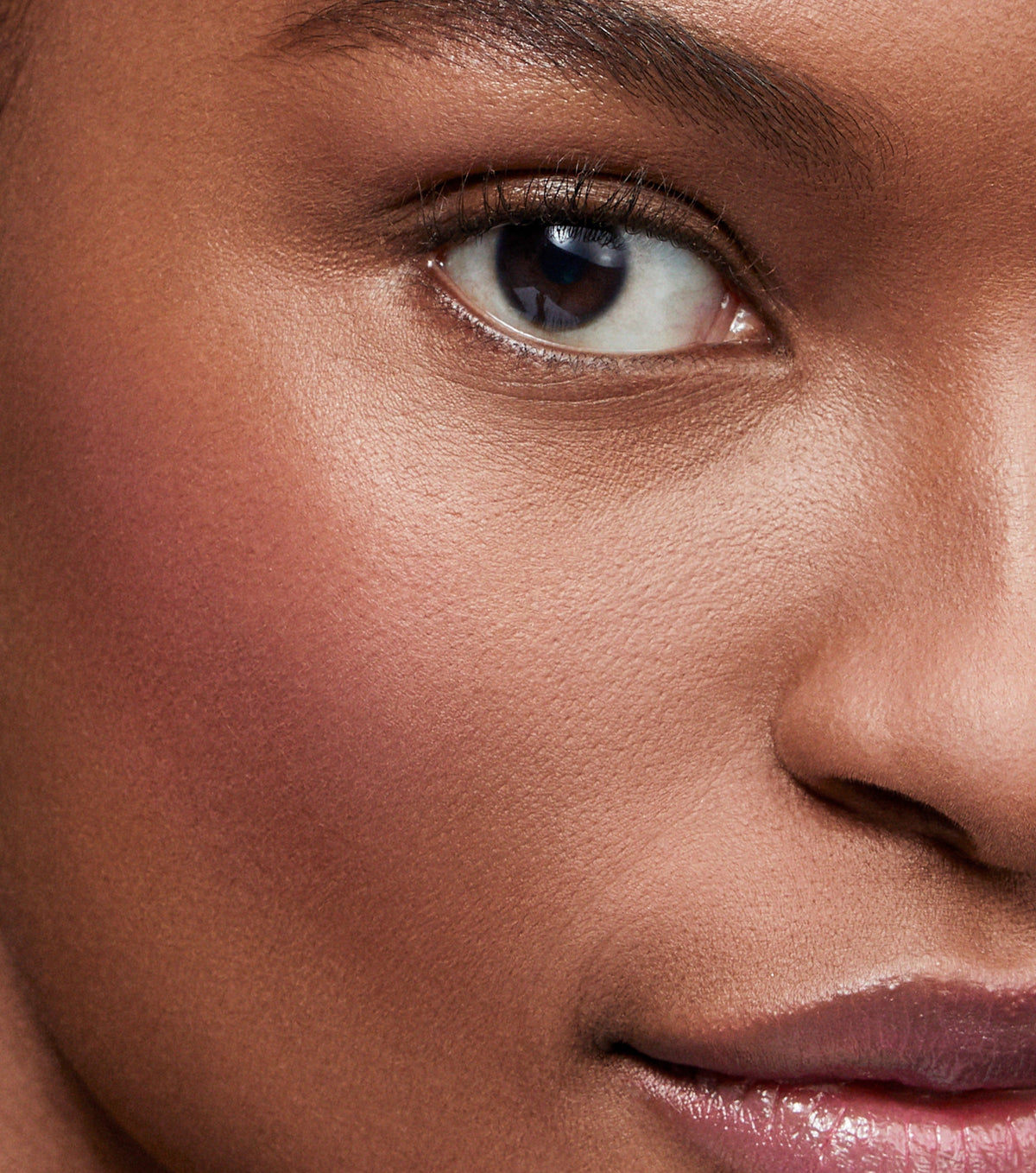 Poppet Lifestyle Image 1