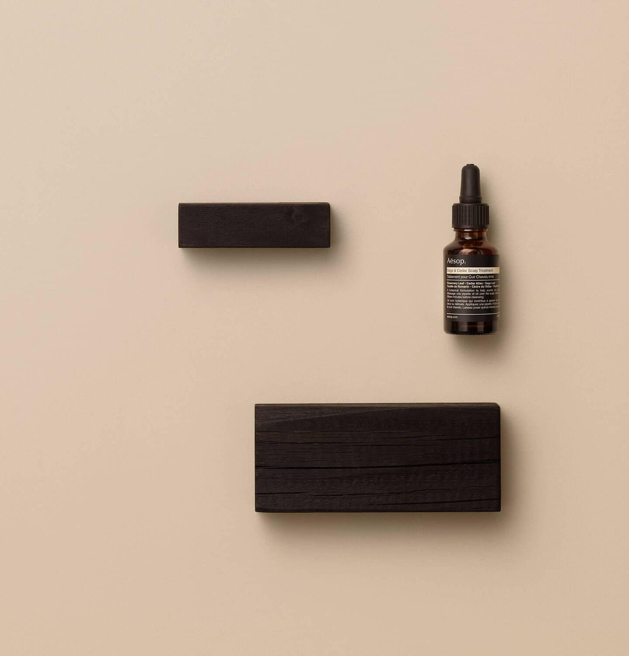Sage & Cedar Scalp Treatment Lifestyle Image