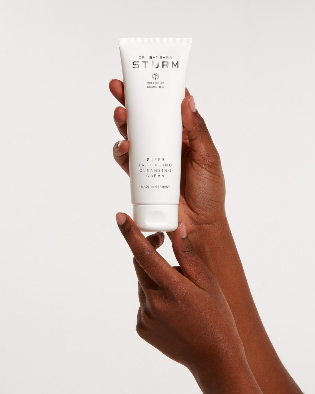 Super Anti-aging Cleansing Cream Lifestyle Image