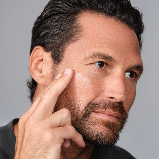 The Great Anti-Aging Lightweight Serum Model Image