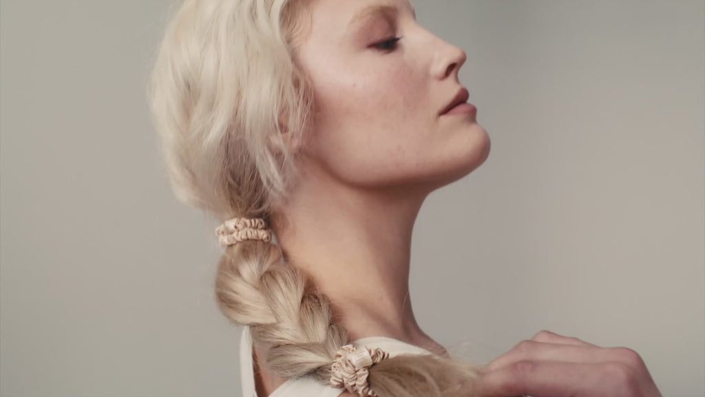 Back to Basics Blonde Skinny Scrunchies Video